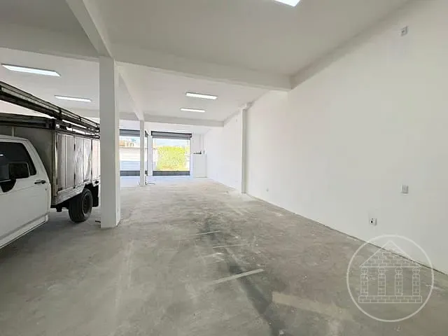Galpão / Barracão com 250m², para alugar, no bairro Jardim São Judas Tadeu em São Paulo