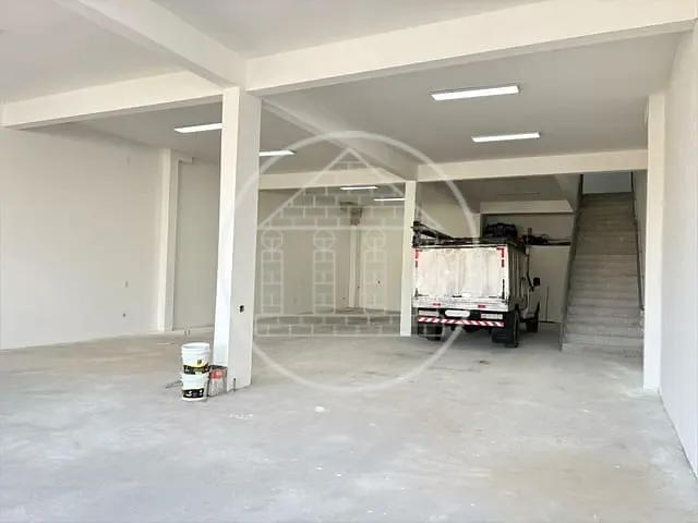 Galpão / Barracão com 250m², para alugar, no bairro Jardim São Judas Tadeu em São Paulo
