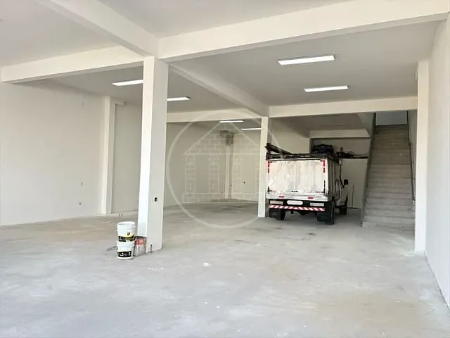 Galpão / Barracão com 250m², para alugar, no bairro Jardim São Judas Tadeu em São Paulo