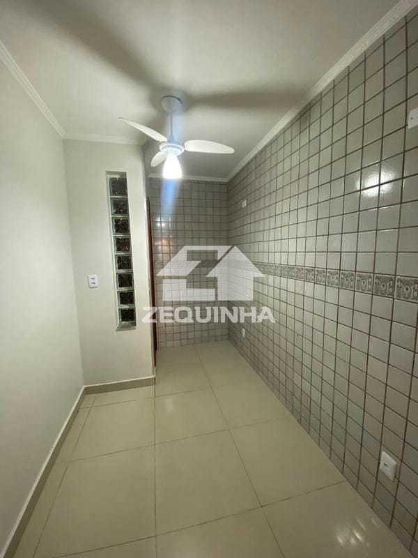Prédio Inteiro à venda com 8 quartos, 176m² - Foto 17