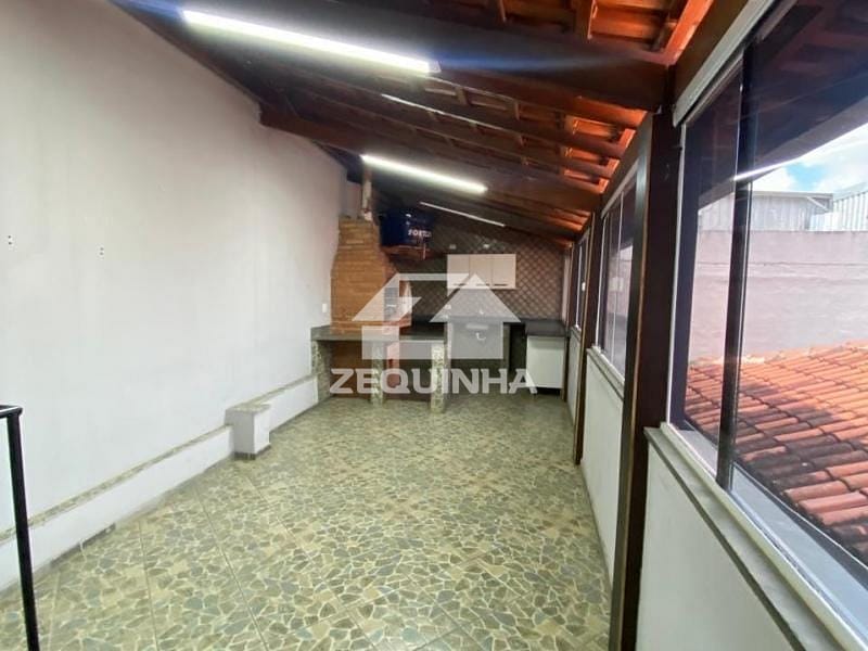 Prédio Inteiro à venda com 8 quartos, 176m² - Foto 23