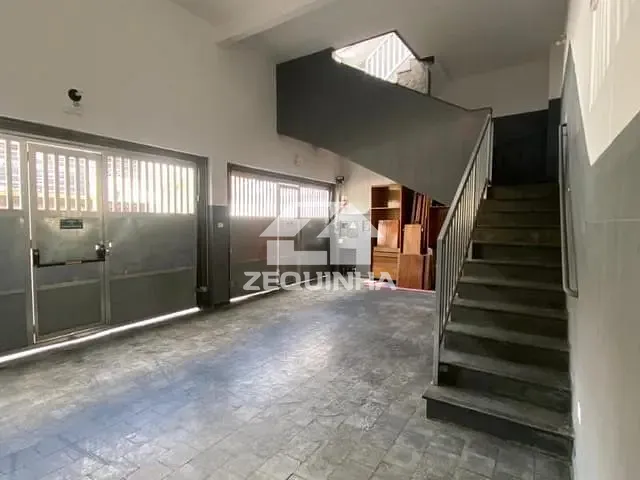 Prédio com 229m² 8 quartos e 4 banheiros, à venda, no bairro Vila Campesina em Osasco