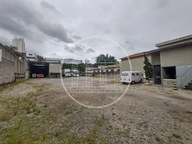 Prédio com 1800m², para alugar, no bairro Veleiros em São Paulo