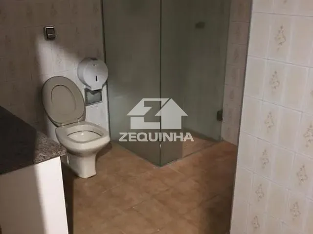 Prédio com 220m² 7 quartos e 4 banheiros, para alugar, no bairro Vila Yara em Osasco