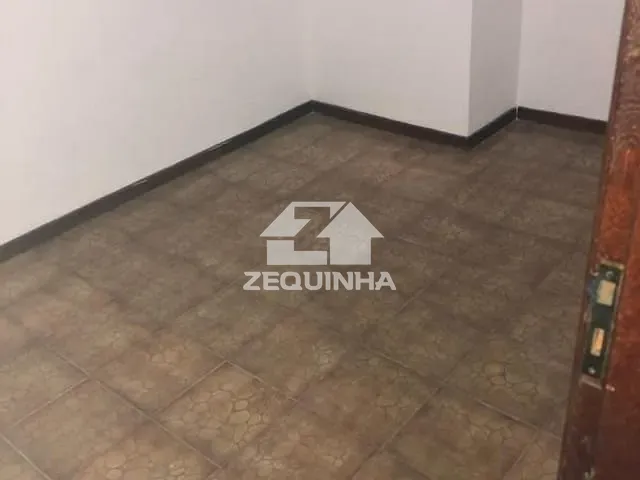 Prédio com 220m² 7 quartos e 4 banheiros, para alugar, no bairro Vila Yara em Osasco