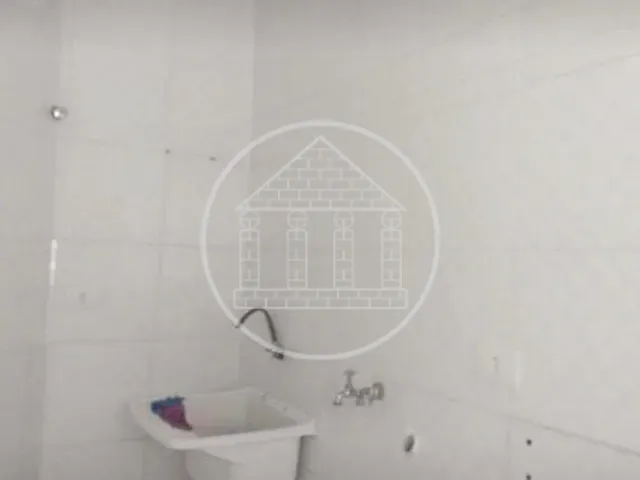 Prédio com 500m², à venda, no bairro Parque Paraíso em Itapecerica da Serra