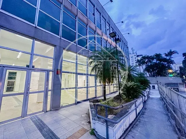 Prédio com 1200m², à venda ou para alugar, no bairro Santo Amaro em São Paulo