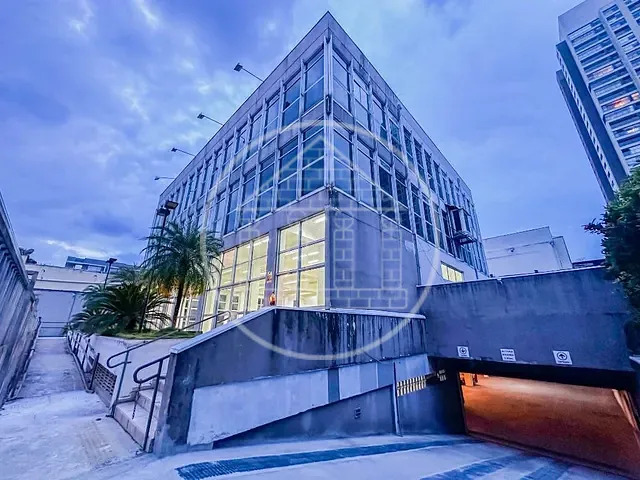 Prédio com 1200m², à venda ou para alugar, no bairro Santo Amaro em São Paulo