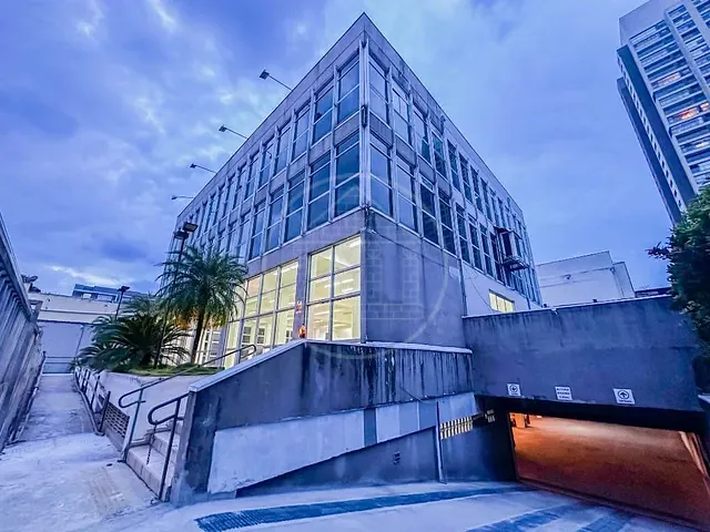 Prédio com 1200m², à venda ou para alugar, no bairro Santo Amaro em São Paulo