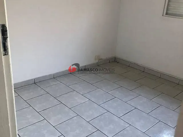 Prédio com 90m², para alugar, no bairro Vila Assunção em Santo André