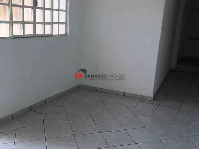 Prédio com 90m², para alugar, no bairro Vila Assunção em Santo André