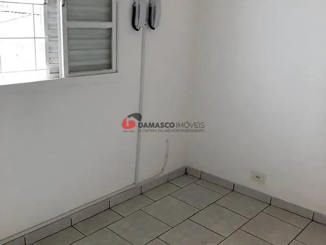 Prédio com 90m², para alugar, no bairro Vila Assunção em Santo André