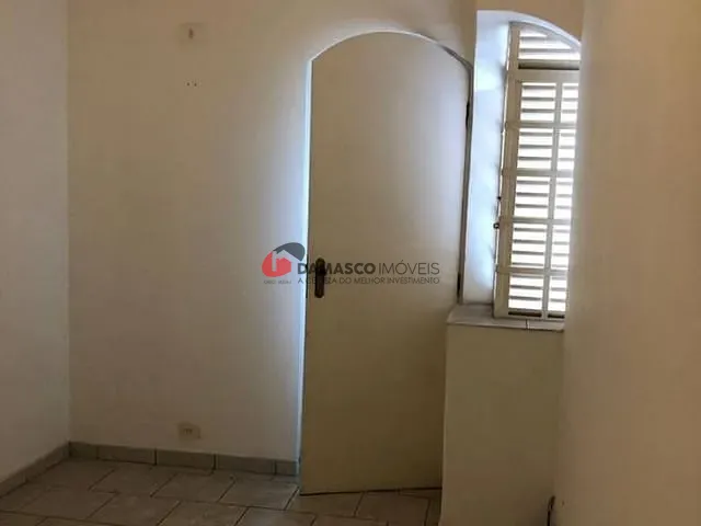 Prédio com 90m², para alugar, no bairro Vila Assunção em Santo André
