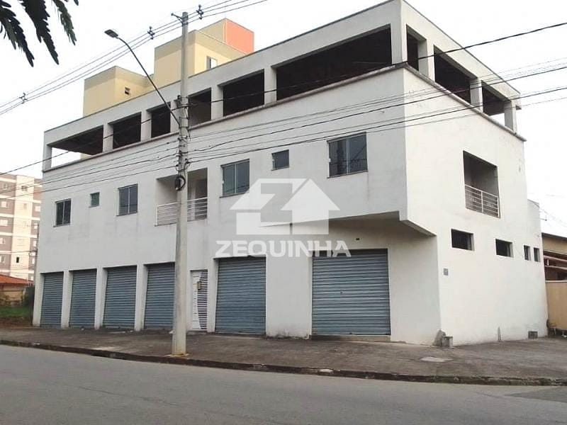 Prédio Inteiro à venda com 6 quartos, 720m² - Foto 1