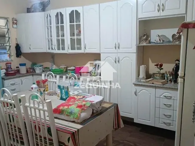 Prédio com 305m² 8 quartos e 5 banheiros, à venda, no bairro Bandeiras em Osasco