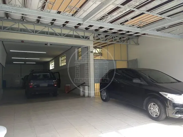 Prédio com 160m², à venda, no bairro Parque Colonial em São Paulo