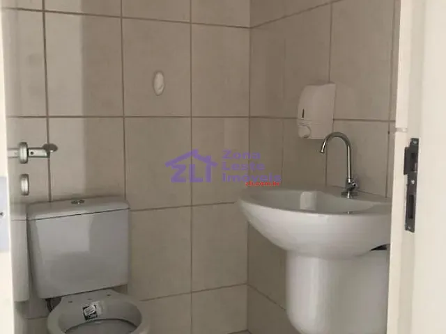 Prédio com 400m², para alugar, no bairro Quarta Parada em São Paulo