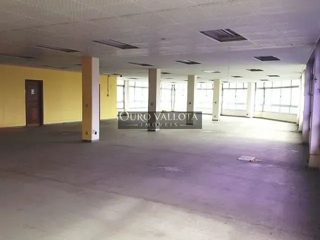 Prédio com 400m², para alugar, no bairro Brás em São Paulo