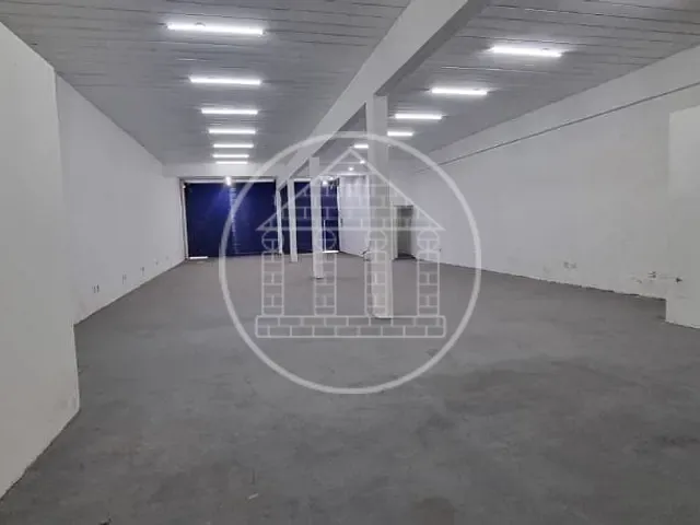 Prédio com 250m², à venda, no bairro Jardim da Pedreira em São Paulo