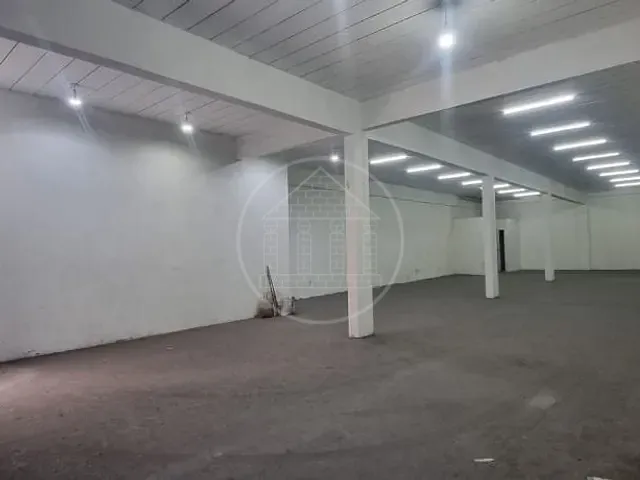 Prédio com 250m², à venda, no bairro Jardim da Pedreira em São Paulo