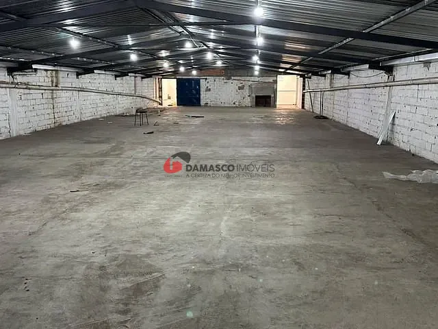 Prédio para alugar, no bairro Vila Dora em Santo André