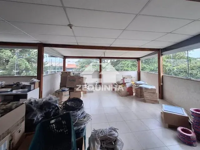 Prédio com 257m², para alugar, no bairro Vila Yara em Osasco