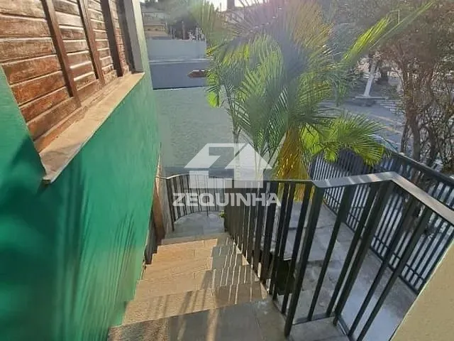 Prédio com 250m² 3 quartos e 4 banheiros, para alugar, no bairro Vila Campesina em Osasco