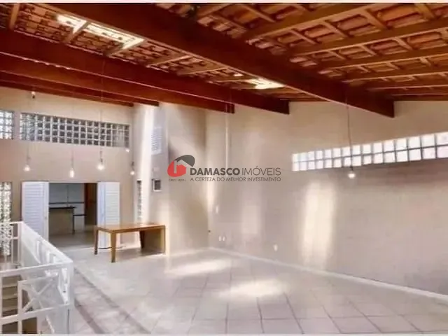 Prédio à venda, no bairro Vila Bertioga em São Paulo