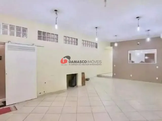 Prédio à venda, no bairro Vila Bertioga em São Paulo