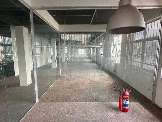 Prédio com 1200m², à venda ou para alugar, no bairro Vila Hamburguesa em São Paulo