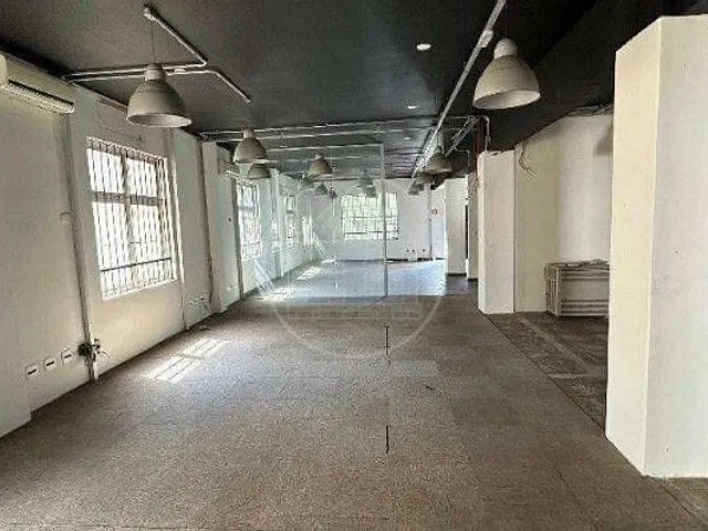 Prédio com 1200m², à venda ou para alugar, no bairro Vila Hamburguesa em São Paulo