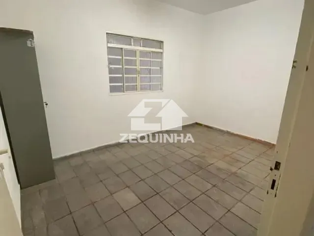 Prédio com 200m² 2 quartos e 1 banheiro, para alugar, no bairro Chácaras Marco em Barueri