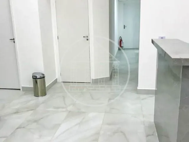 Prédio com 303m², para alugar, no bairro Socorro em São Paulo