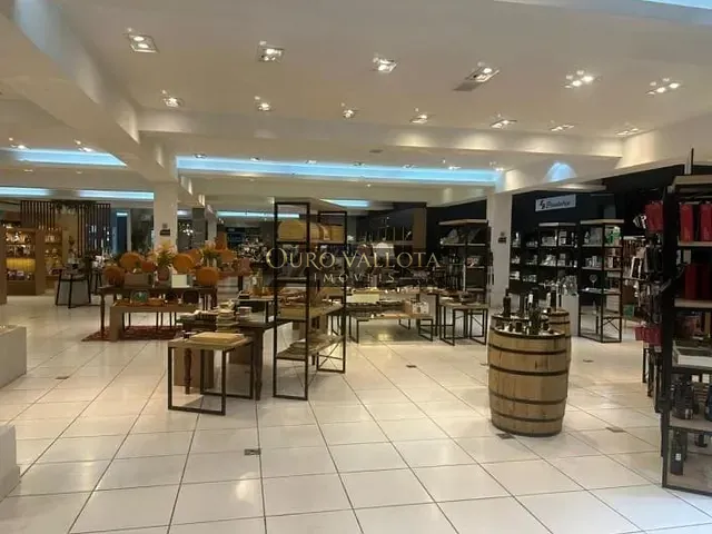 Prédio com 7000m², para alugar, no bairro Barra Funda em São Paulo