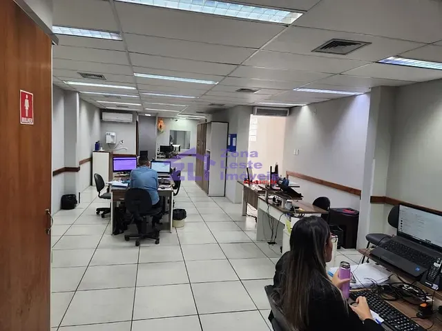 Prédio com 143m², à venda, no bairro Brás em São Paulo