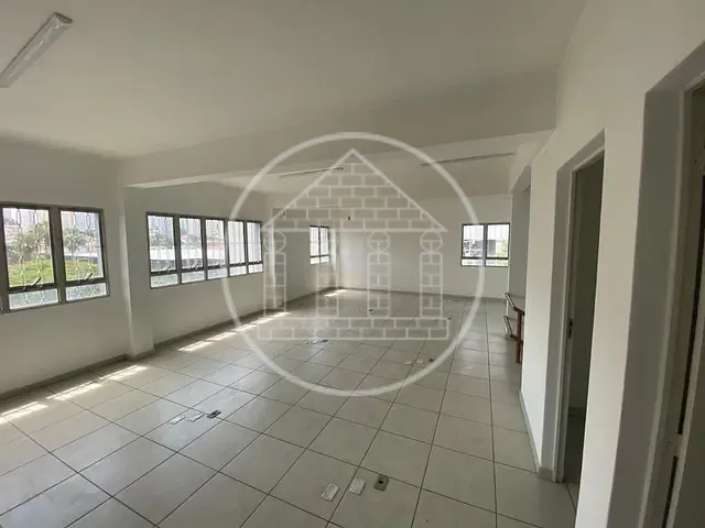 Prédio com 360m², à venda ou para alugar, no bairro Bosque da Saúde em São Paulo