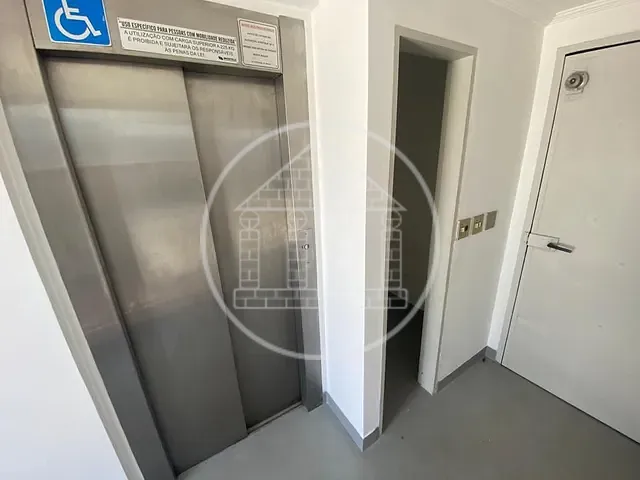 Prédio com 360m², à venda ou para alugar, no bairro Bosque da Saúde em São Paulo