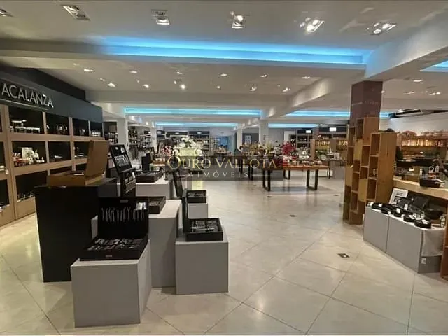 Prédio com 7000m², à venda, no bairro Barra Funda em São Paulo