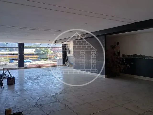 Prédio com 250m², para alugar, no bairro Jardim São Luís em São Paulo