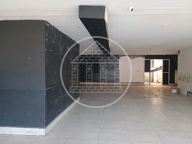 Prédio com 250m², para alugar, no bairro Jardim São Luís em São Paulo