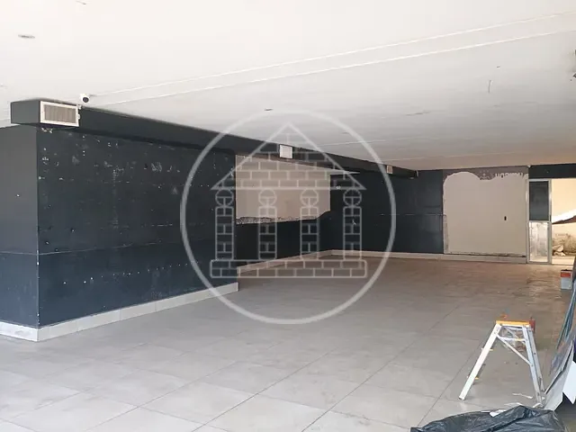 Prédio com 250m², para alugar, no bairro Jardim São Luís em São Paulo