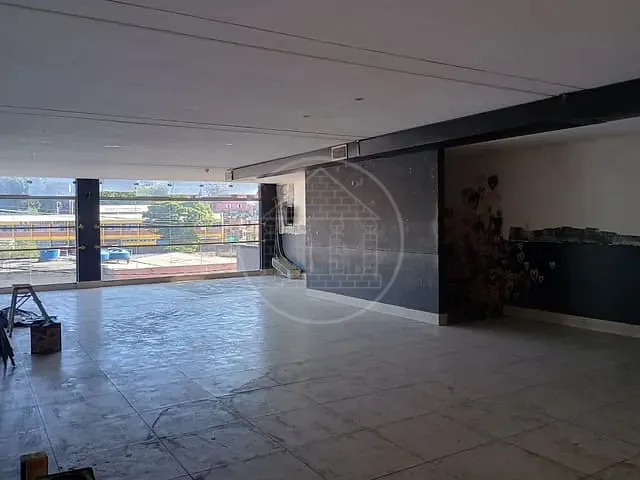Prédio com 250m², para alugar, no bairro Jardim São Luís em São Paulo
