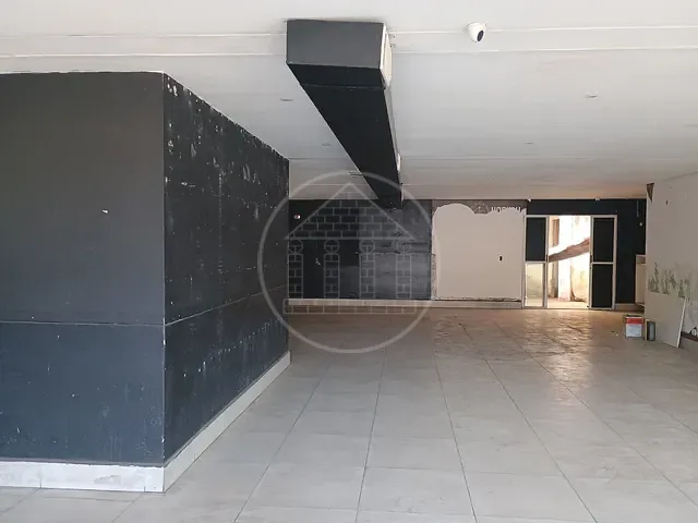 Prédio com 250m², para alugar, no bairro Jardim São Luís em São Paulo