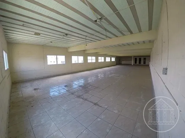 Prédio com 300m², à venda ou para alugar, no bairro Jardim Marabá(Zona Sul) em São Paulo