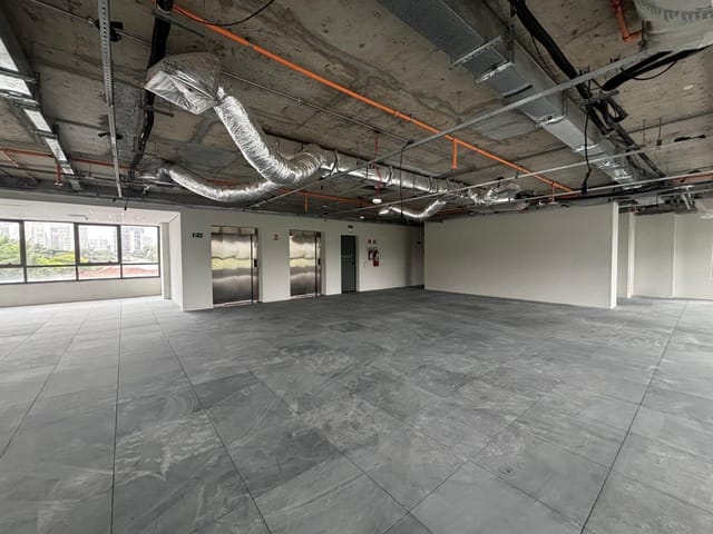 Prédio com 5000m², para alugar, no bairro Brooklin Paulista em São Paulo