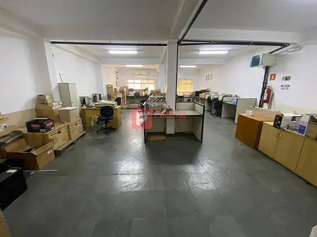 Prédio com 700m², para alugar, no bairro Várzea de Baixo em São Paulo
