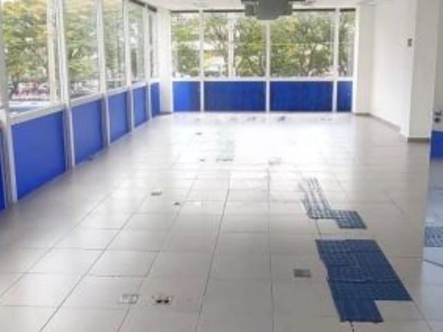 Prédio com 250m², para alugar, no bairro Alphaville em Barueri
