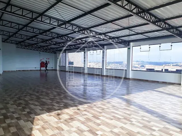 Prédio com 750m², para alugar, no bairro Vila Natal em São Paulo