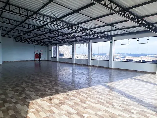 Prédio com 750m², para alugar, no bairro Vila Natal em São Paulo