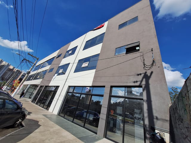 Prédio para alugar, no bairro Condomínio Centro Comercial Alphaville em Barueri